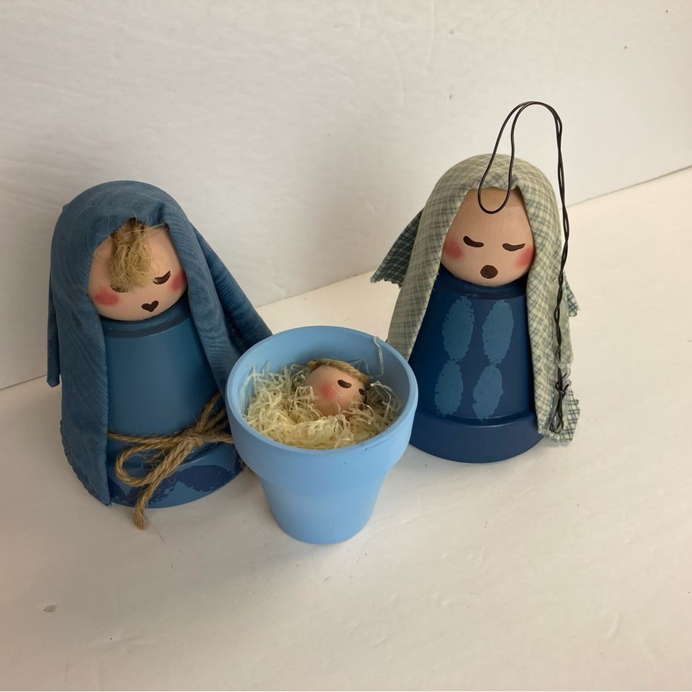 Handcrafted Blue Nativity Set - Three-Piece Holiday Figurine Decor
